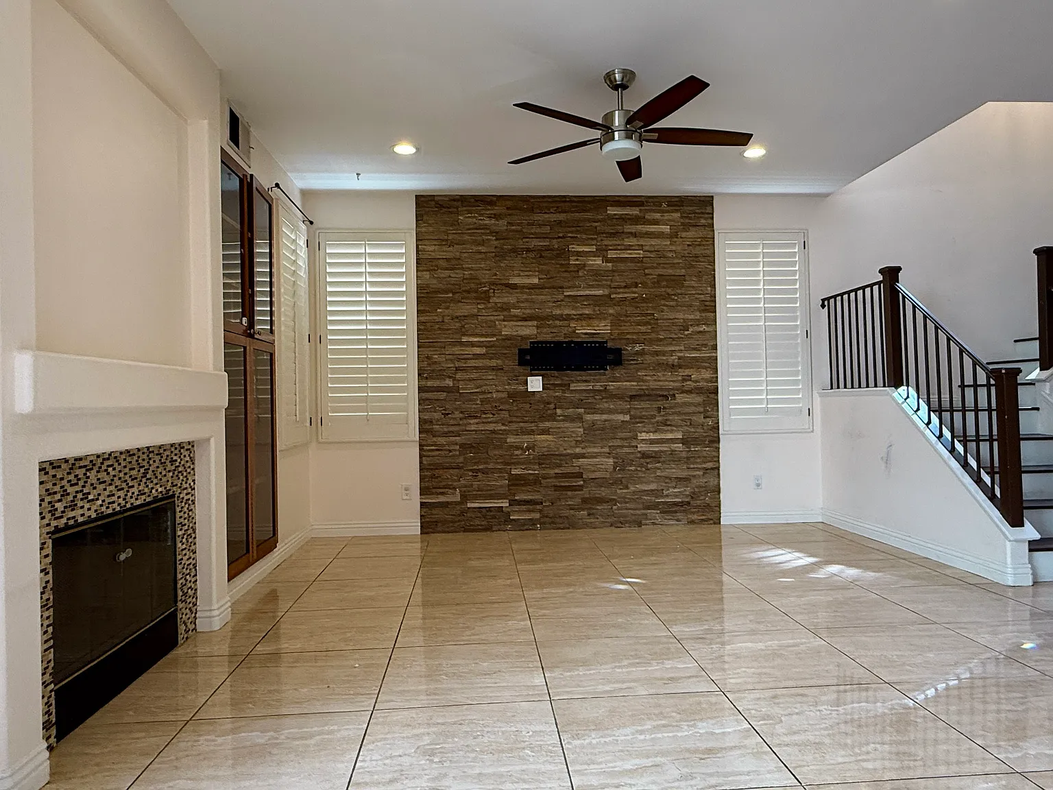 3 bed, 1409 sqft, $5,250 — Photo 2