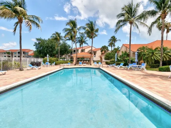 1590 S 42nd Cir APT 207, Vero Beach, FL 32967