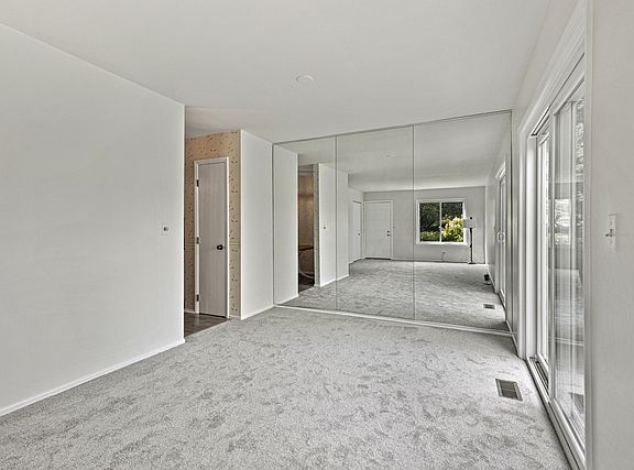 4th image of 1983 N Lexington Dr #286A