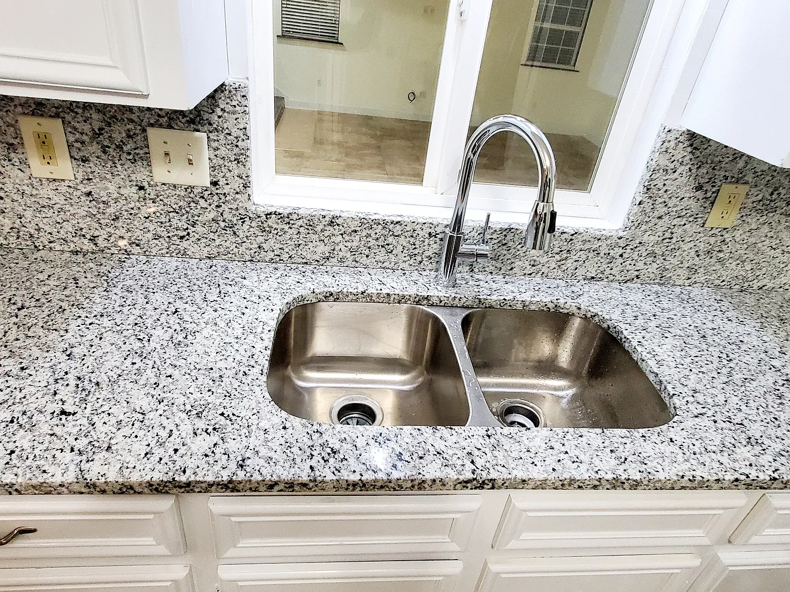 89 Spring Grove Drive — Photo 3
