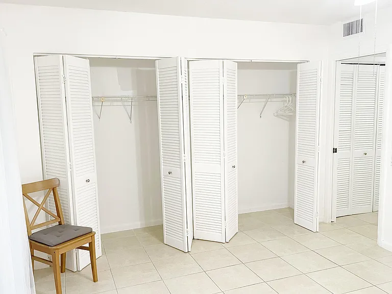 171 Suffolk E #171-F — Photo 13