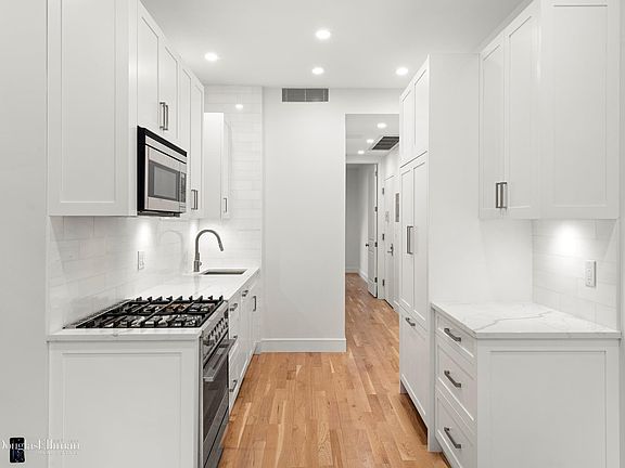 3rd image of 323 W 11th St APT 2W