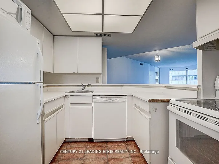 1001 Bay St #514 — Photo 20