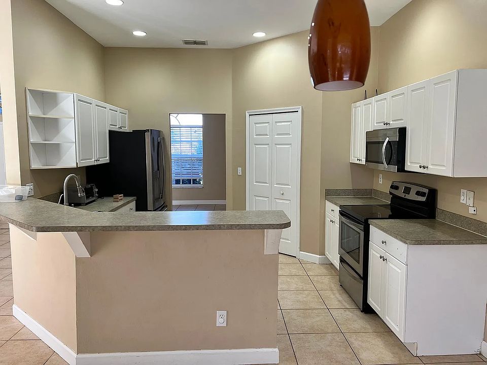1st image of 3709 SW 19th Pl
