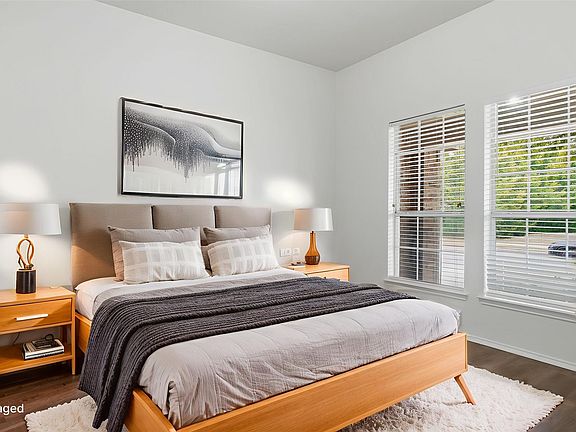 4th image of 1529 Cardinal Way