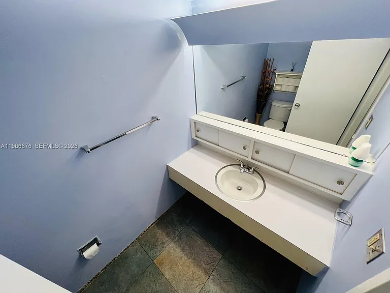 900 Bay Dr #411 — Photo 27