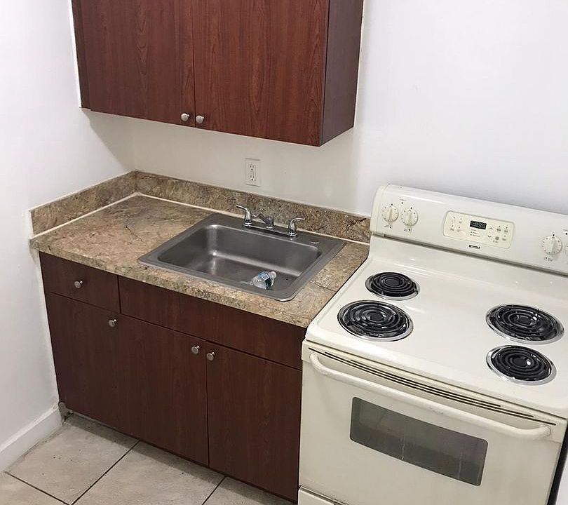 1st image of 1525 NW 1st Pl APT 12