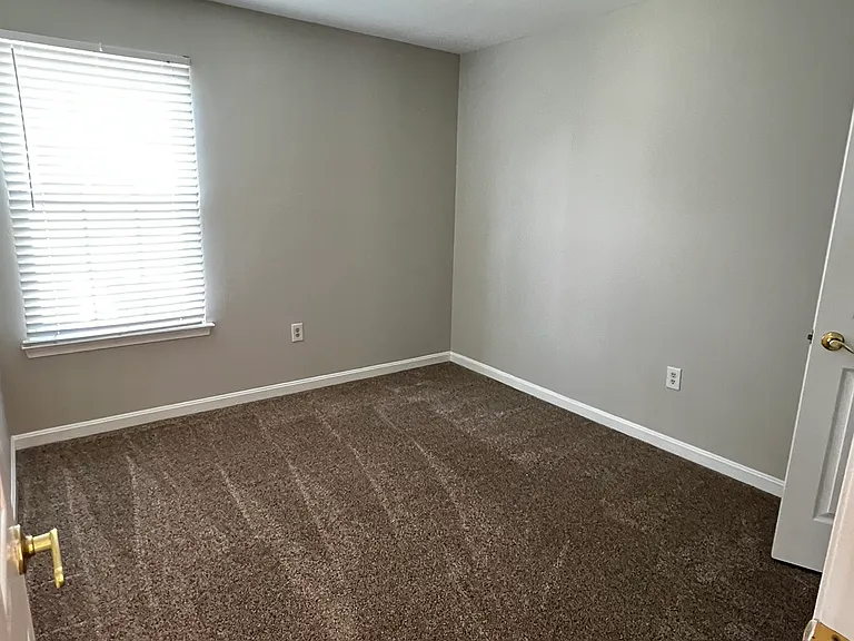 21379 Fultonham Cir — Photo 28
