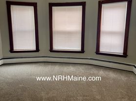 38 College St, Lewiston, ME
