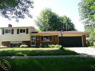 1st image of 39951 Lynn St