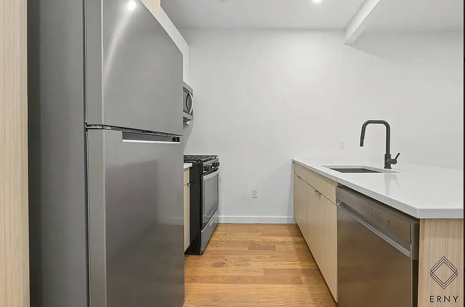 1076 Rogers Avenue — Photo 4