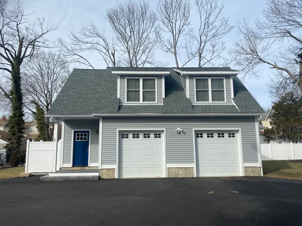 8 Svea Ave #C, Branford, CT 06405