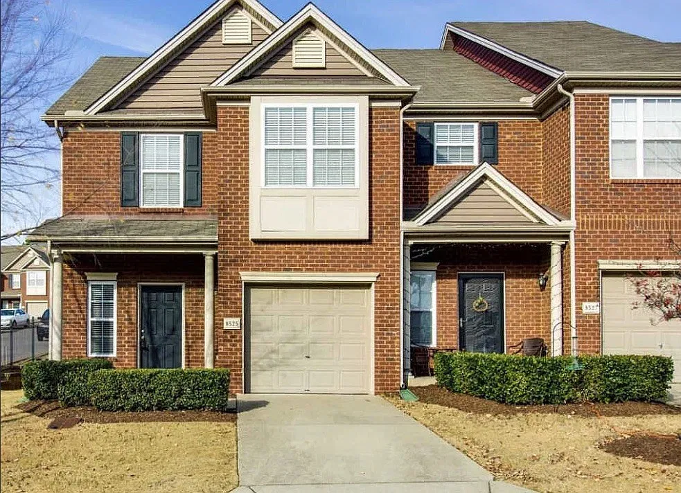 3 bed, 2.5 bath, 1728 sqft, $2,200 — Photo 1