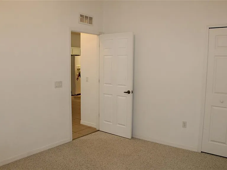339 Mariners Gate Dr — Photo 12