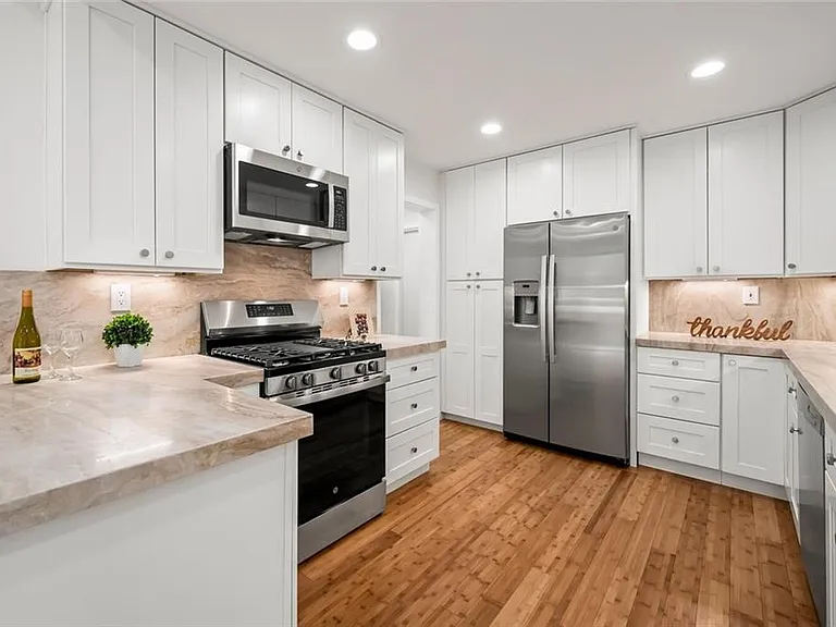 3 Opera Ln — Photo 9