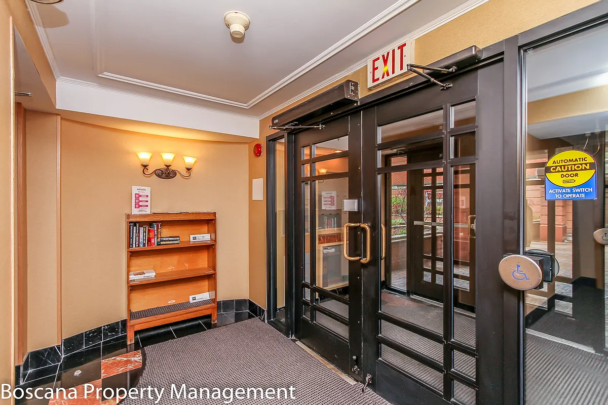 Building Photo - 320 Crichton St #402