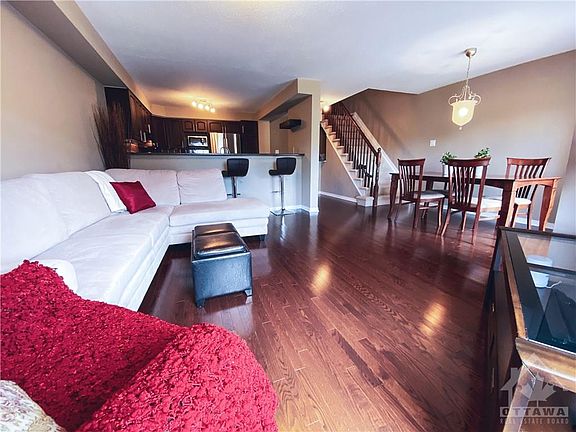 3rd image of 294 Citiplace Dr