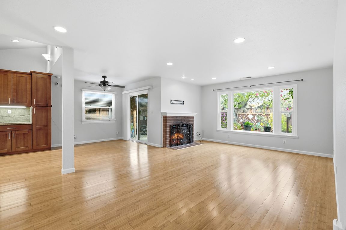 next background image