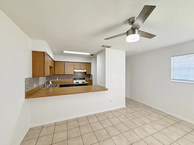 3815 Osprey Cir #D — Photo 2