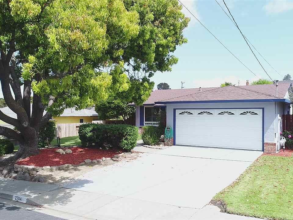 1st image of 2704 Killarney Dr