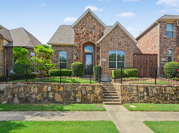 224 Carrington Ln, Lewisville, TX 75067
