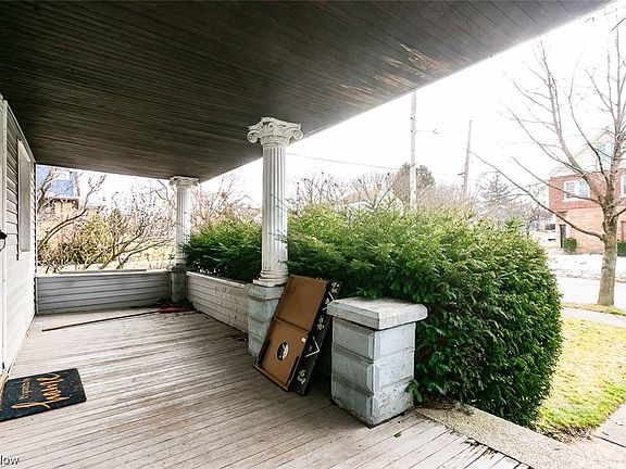 4th image of 8517 Rosewood Ave