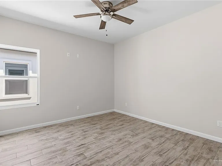 1233 Country Club Dr #1 — Photo 9