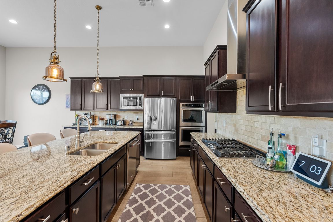 next background image