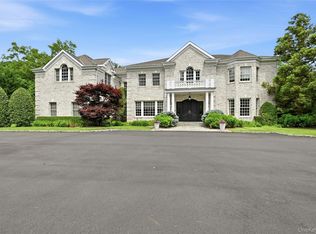 48 Tammys Lane, Syosset, NY 11791