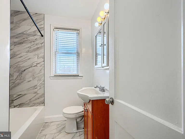 165 Hampshire Rd — Photo 21