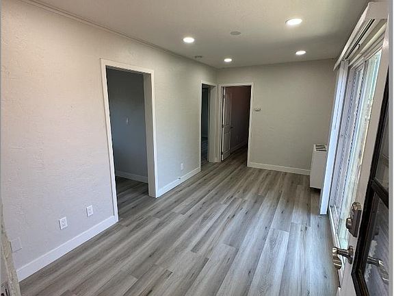 4th image of 4086 Kansas St #4091