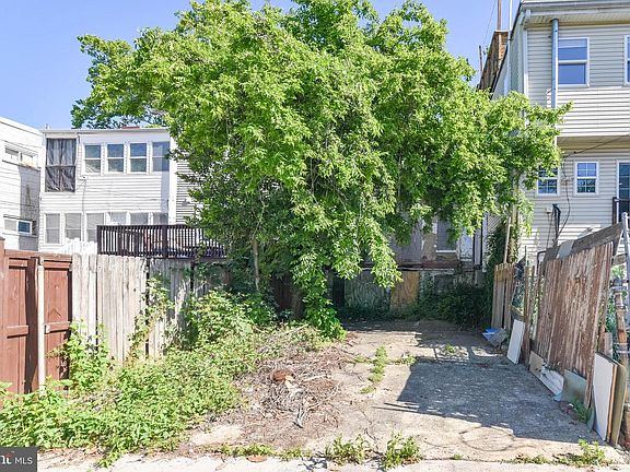 5th image of 33 Franklin St NE