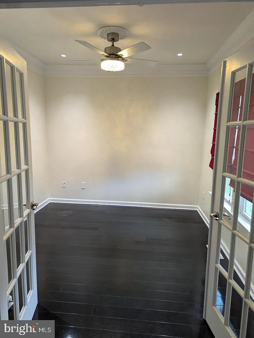 4 bed, 2.5 bath, 2713 sqft, $4,000 — Photo 3