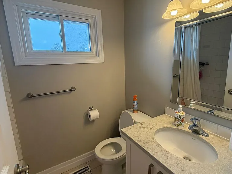 39 Briarlea Rd — Photo 8