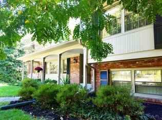 1610 Dundee Way, Louisville, KY 40205