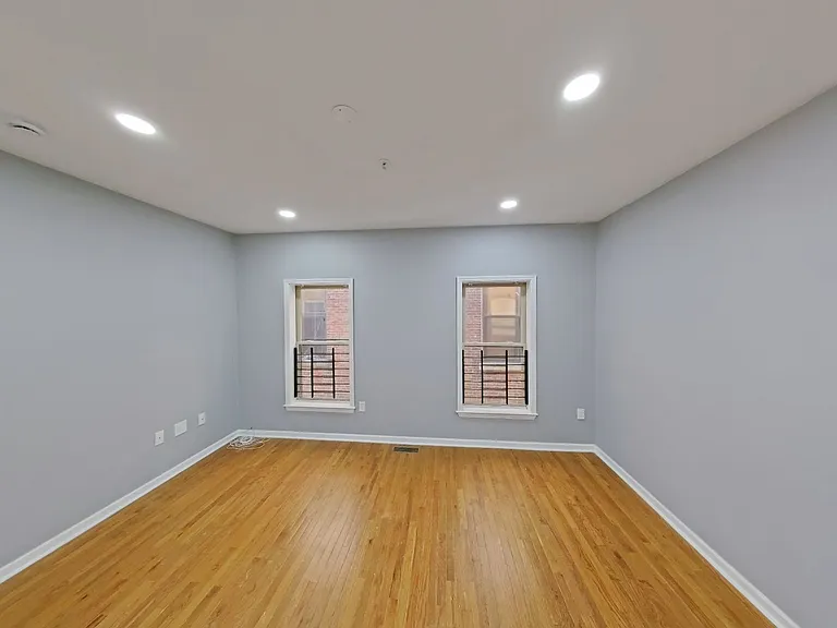 1831 W Diamond St — Photo 18