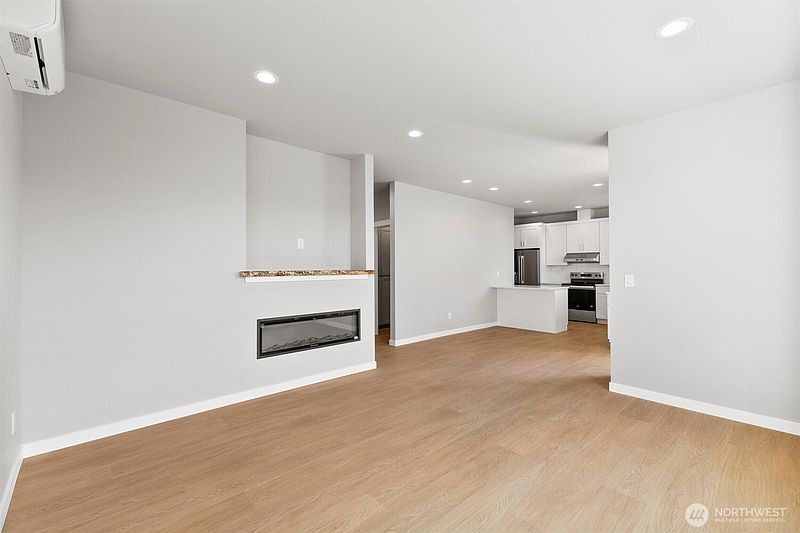 4th image of 2509 Peabody Street
