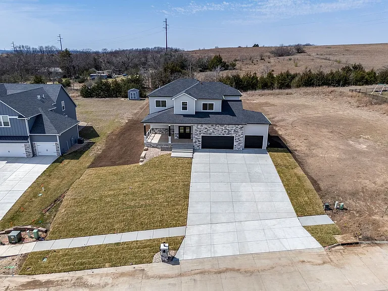 4856 High Prairie Dr — Photo 2