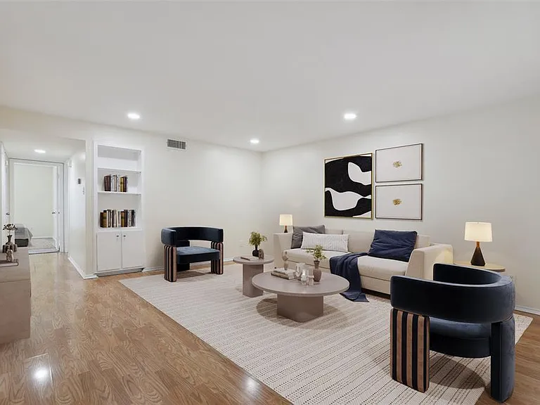 2401 Leon St #210 — Photo 4