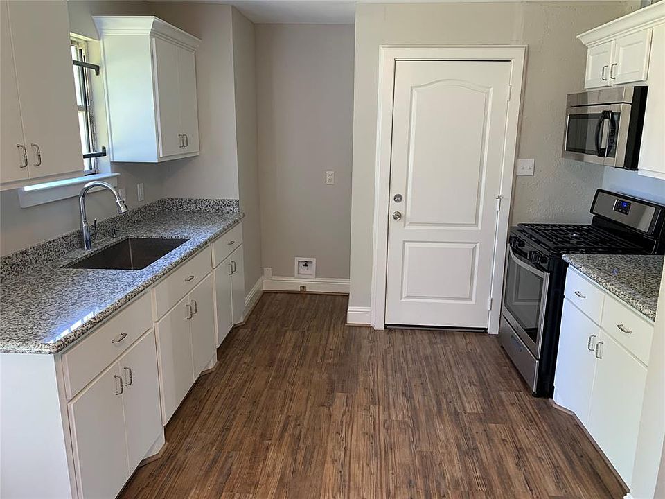 1st image of 5422 Lyndhurst Dr