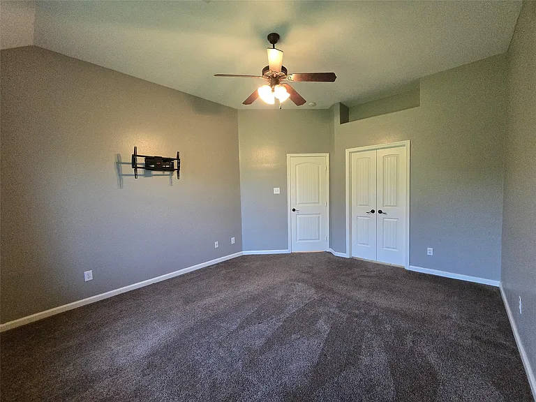 215 Danna St — Photo 16