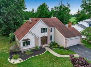 135 White Cedar Dr, East Amherst, NY 14051