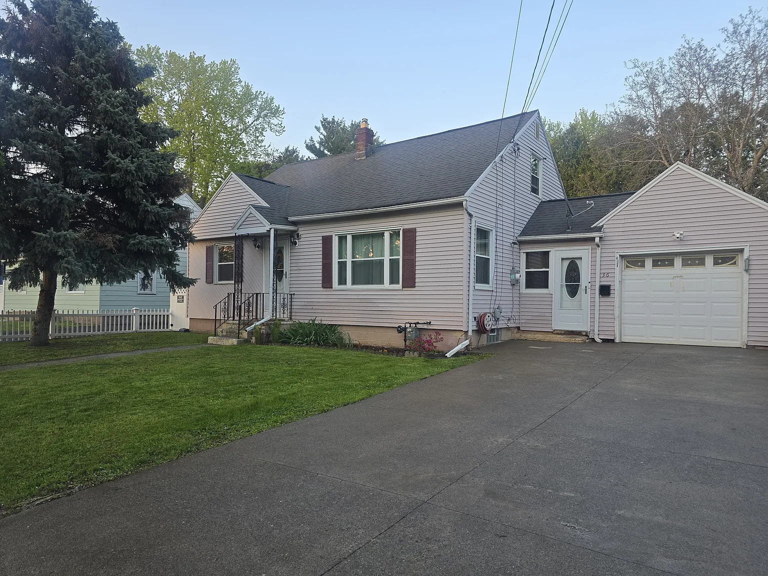 3 bed, 1.5 bath, 1565 sqft, $2,300 — Photo 1