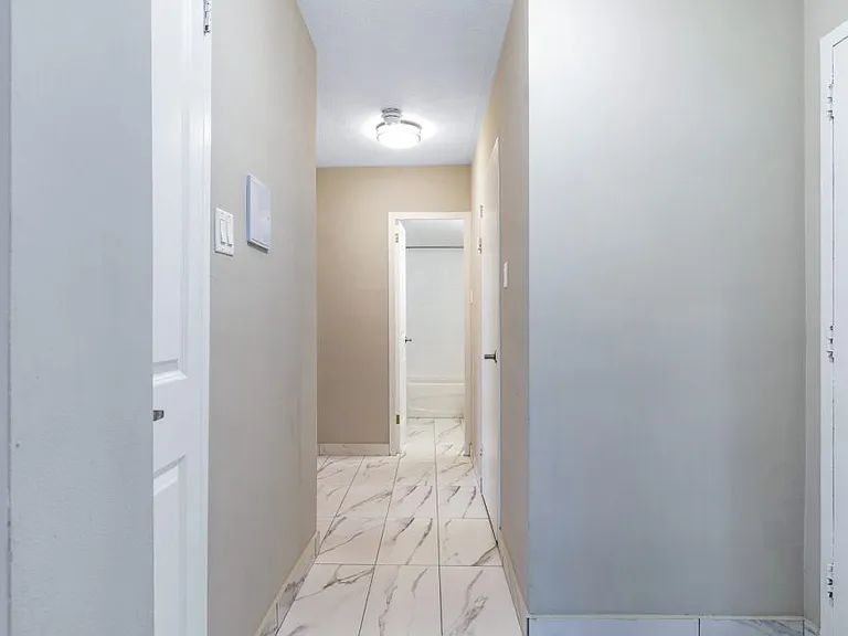 2250 Kennedy Rd — Photo 15