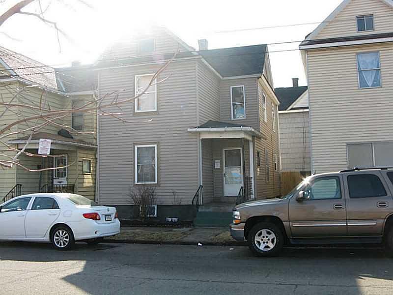 1st image of 661 W 17th St