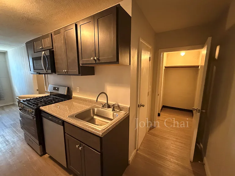 2 Woodlawn St #2R — Photo 5