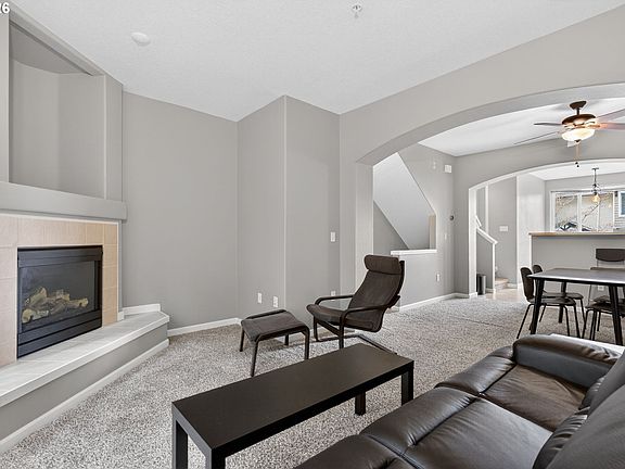 5th image of 15430 SW Sparrow Loop Unit 102