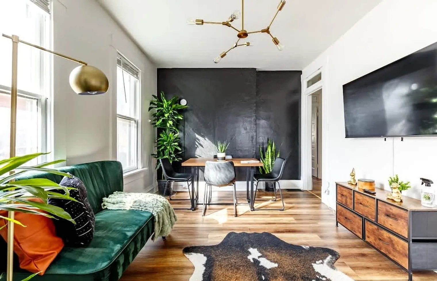 2 bed, 1.0 bath, 1194 sqft, $3,481 — Photo 1