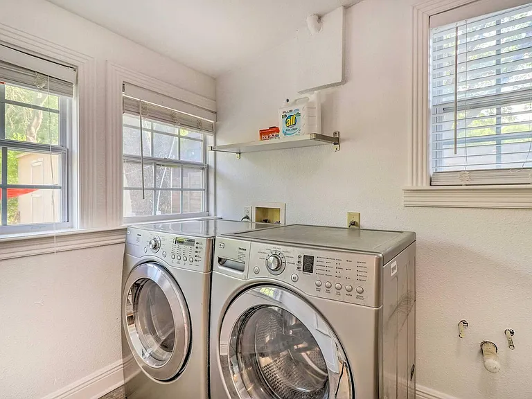 411 Ramble Ln — Photo 35