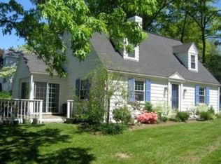 175 Laurel Dr, Needham, MA 02492